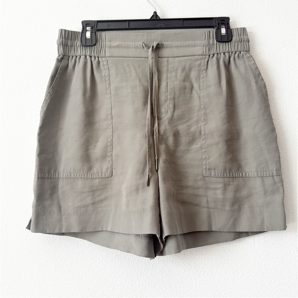 Simply Vera Women's Casual Tan Shorts